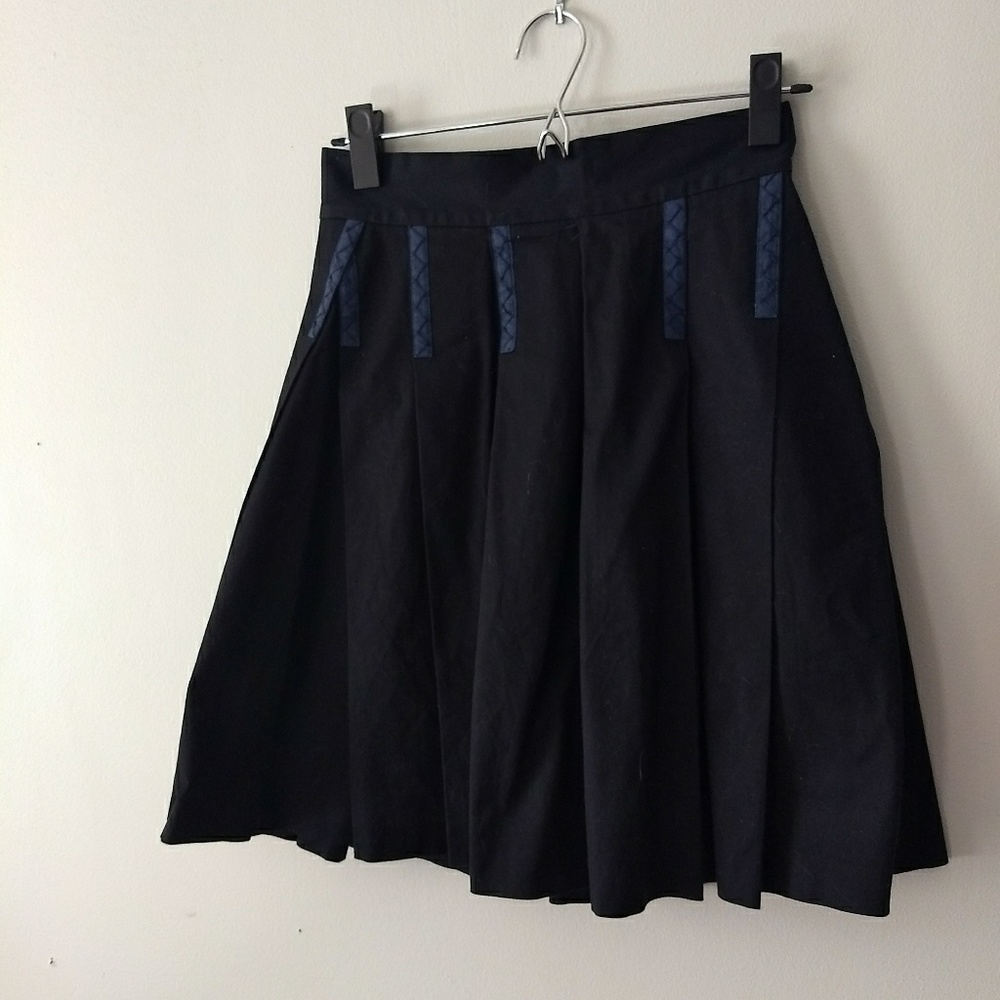 Abaete black skirt with blue accents, size 4